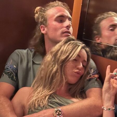 Paula Badosa Teases Stefanos Tsitsipas About Sunscreen Fail