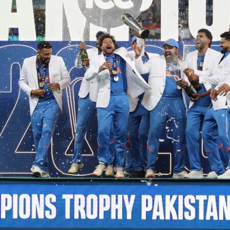 Rohit Sharma’s Leadership: Viral Moment with Kuldeep Yadav at Champions Trophy Ceremony