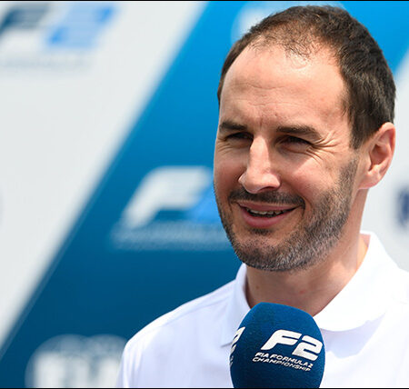 अल्पाइन F1 टीम प्रिंसिपल ओलिवर ओक्स ने तत्काल प्रभाव से इस्तीफा दिया, ब्रियाटोर ने संभाला पदभार