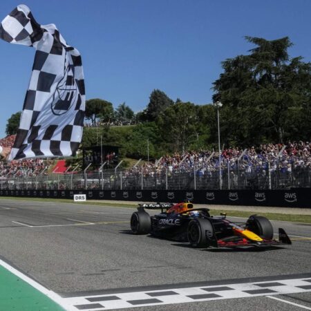 एमिलिया-रोमाग्ना ग्रां प्री: मैक्स वेरस्टैपेन ने मैकलारेन को हराकर इमोला में जीत हासिल की