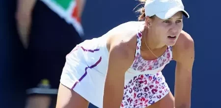 पेकिंग (WTA): एलेना रयबाकिना ने कैटी मैकनेली को हराकर तीसरे दौर में प्रवेश किया